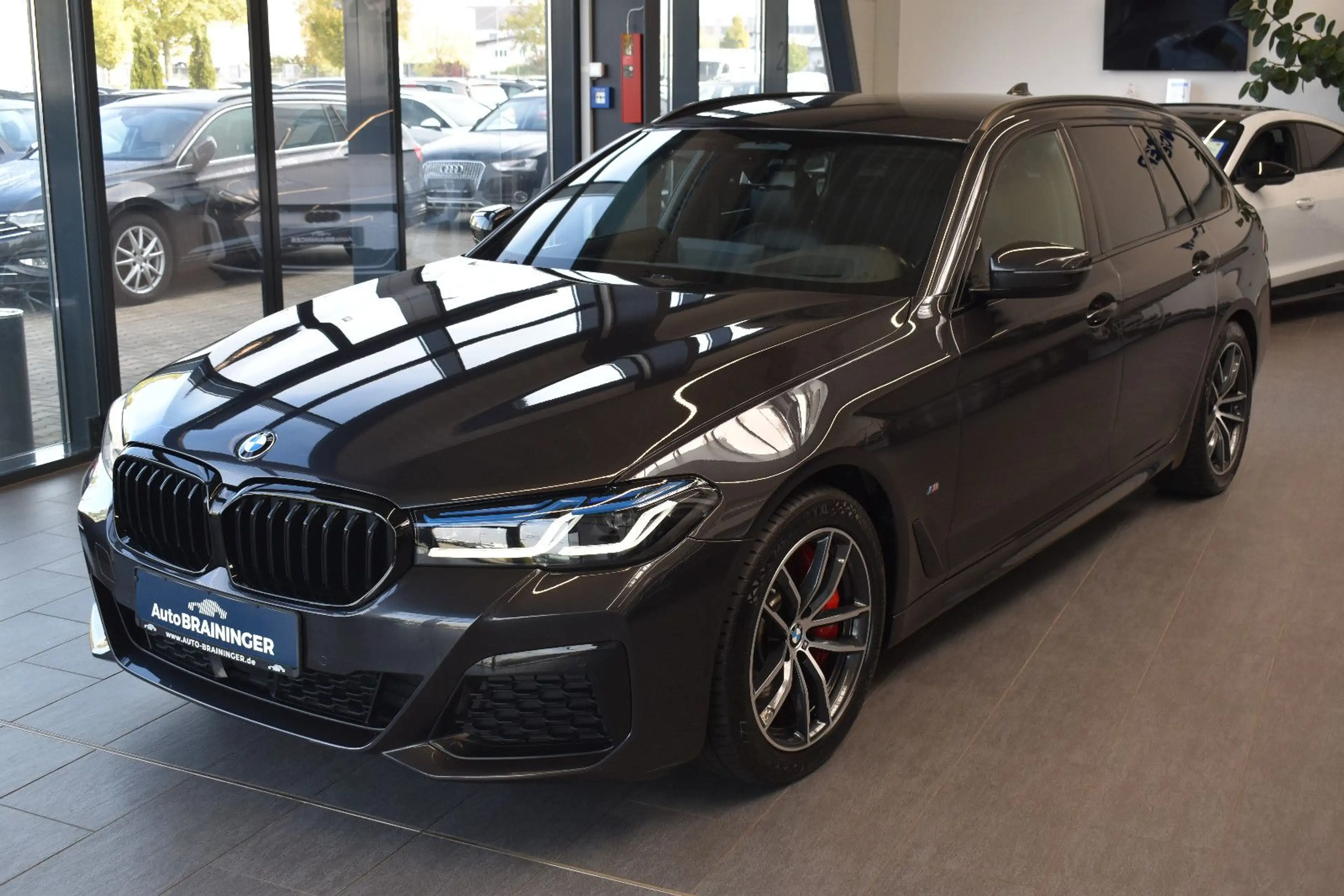 BMW 540 d Touring xDrive Aut. M Sport Laser~HUD~LiveC — photo 4