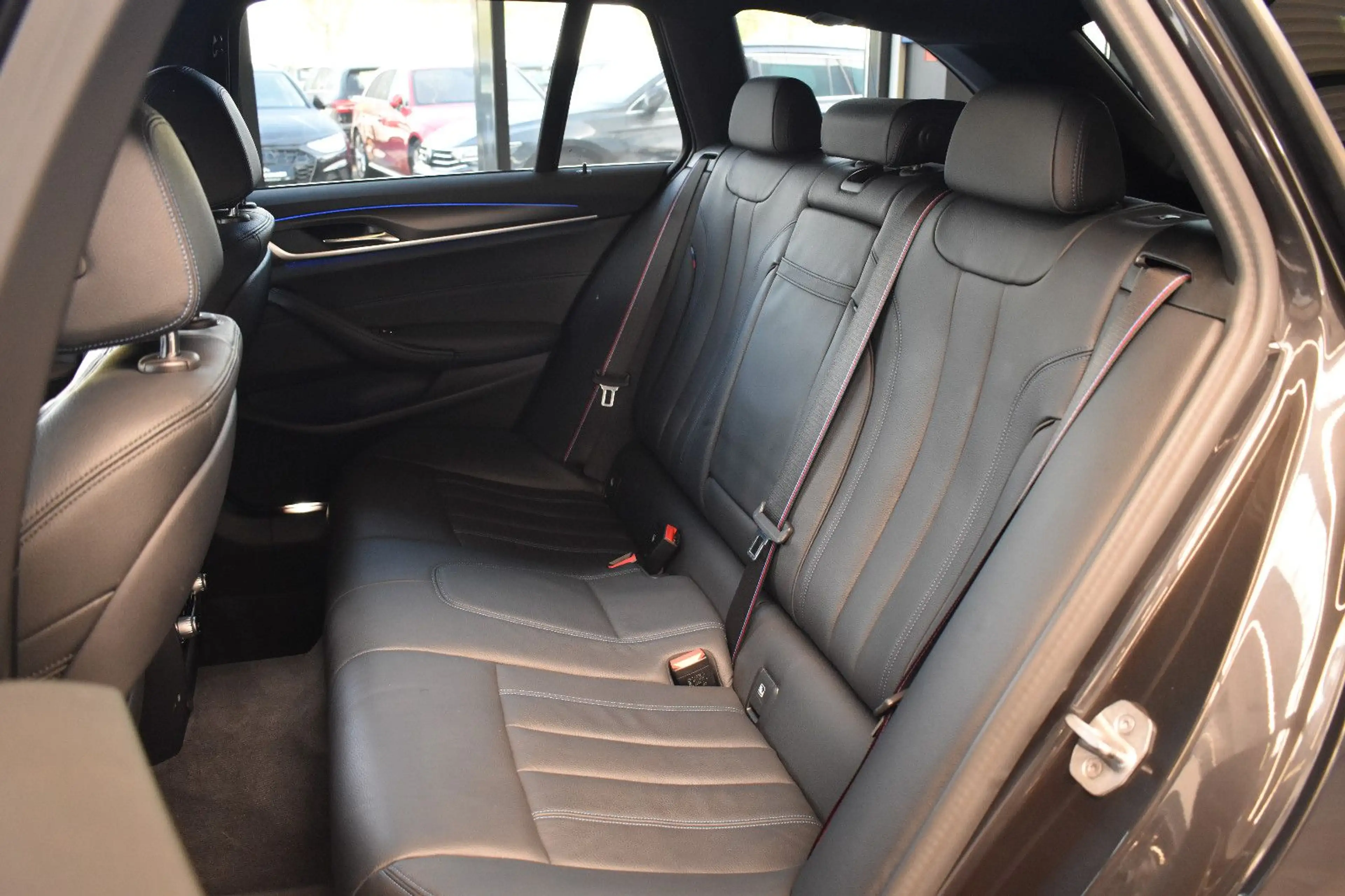 BMW 540 d Touring xDrive Aut. M Sport Laser~HUD~LiveC — photo 11