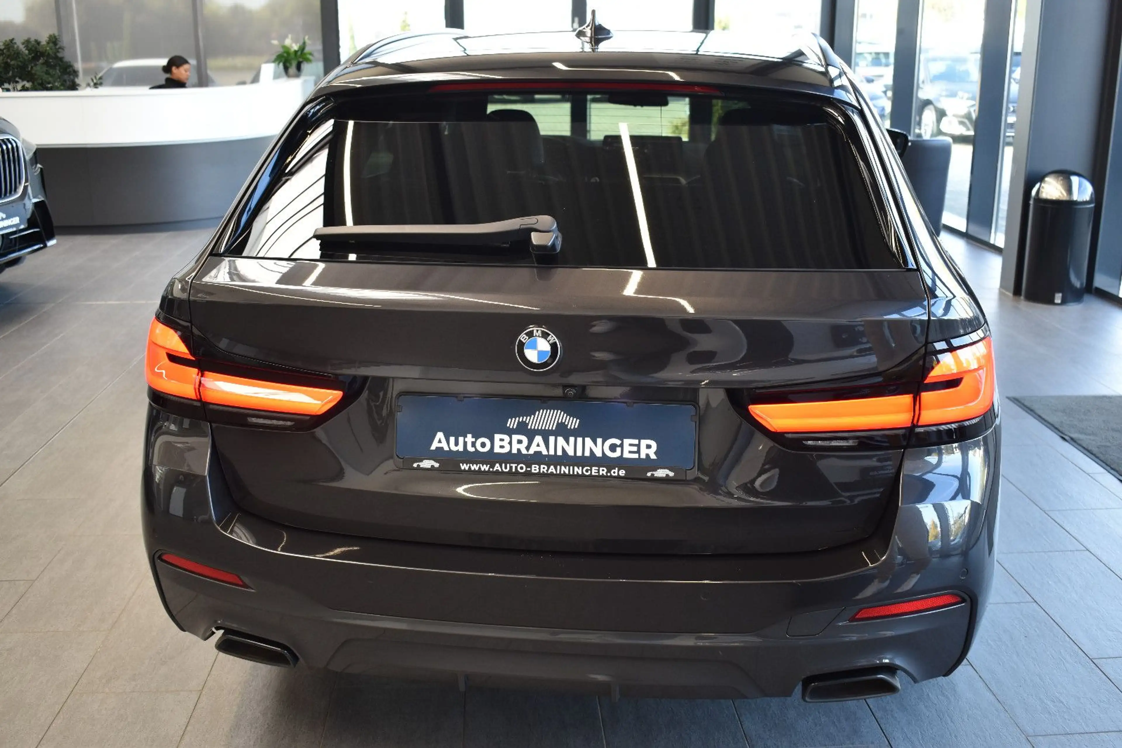 BMW 540 d Touring xDrive Aut. M Sport Laser~HUD~LiveC — photo 6