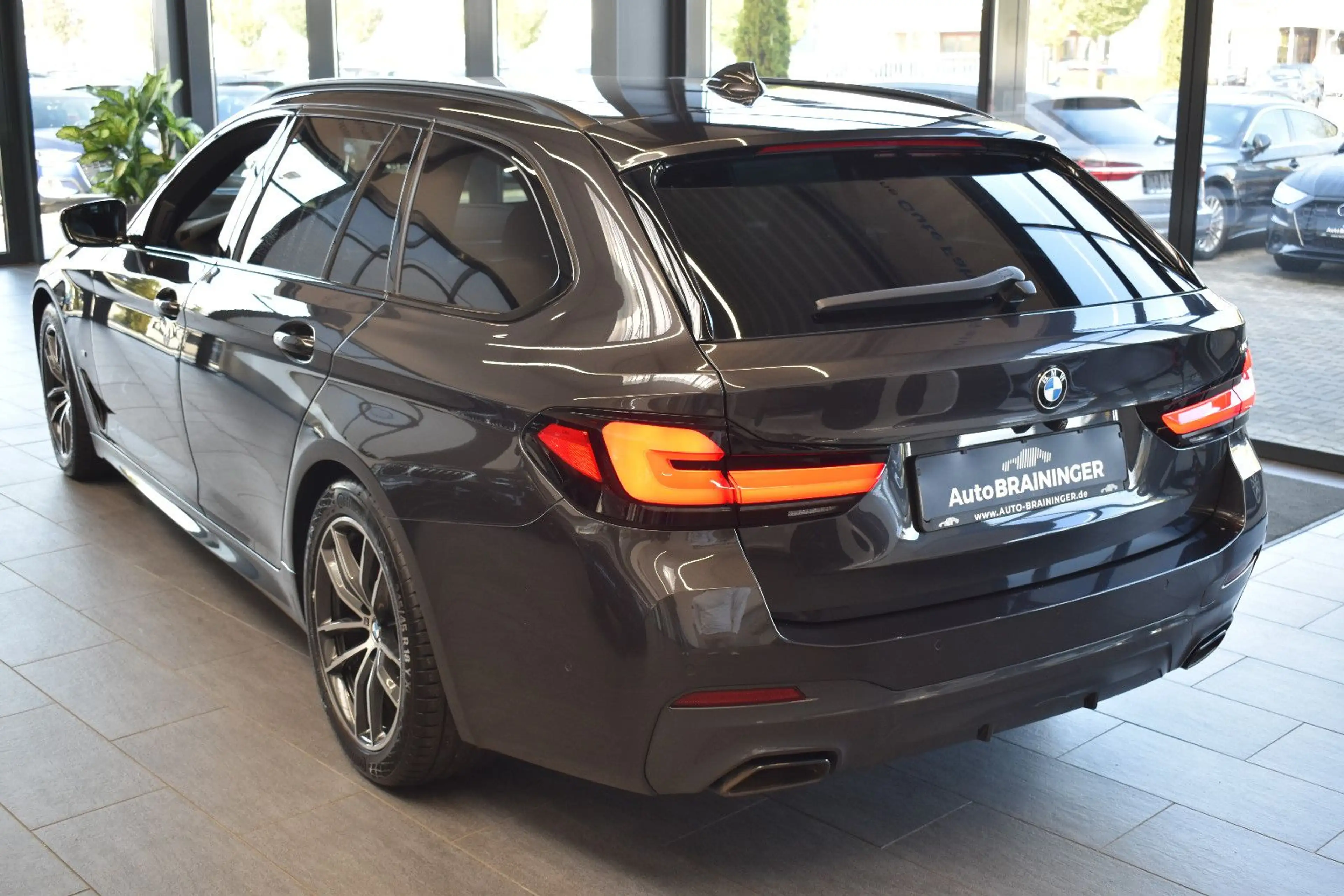 BMW 540 d Touring xDrive Aut. M Sport Laser~HUD~LiveC — photo 7
