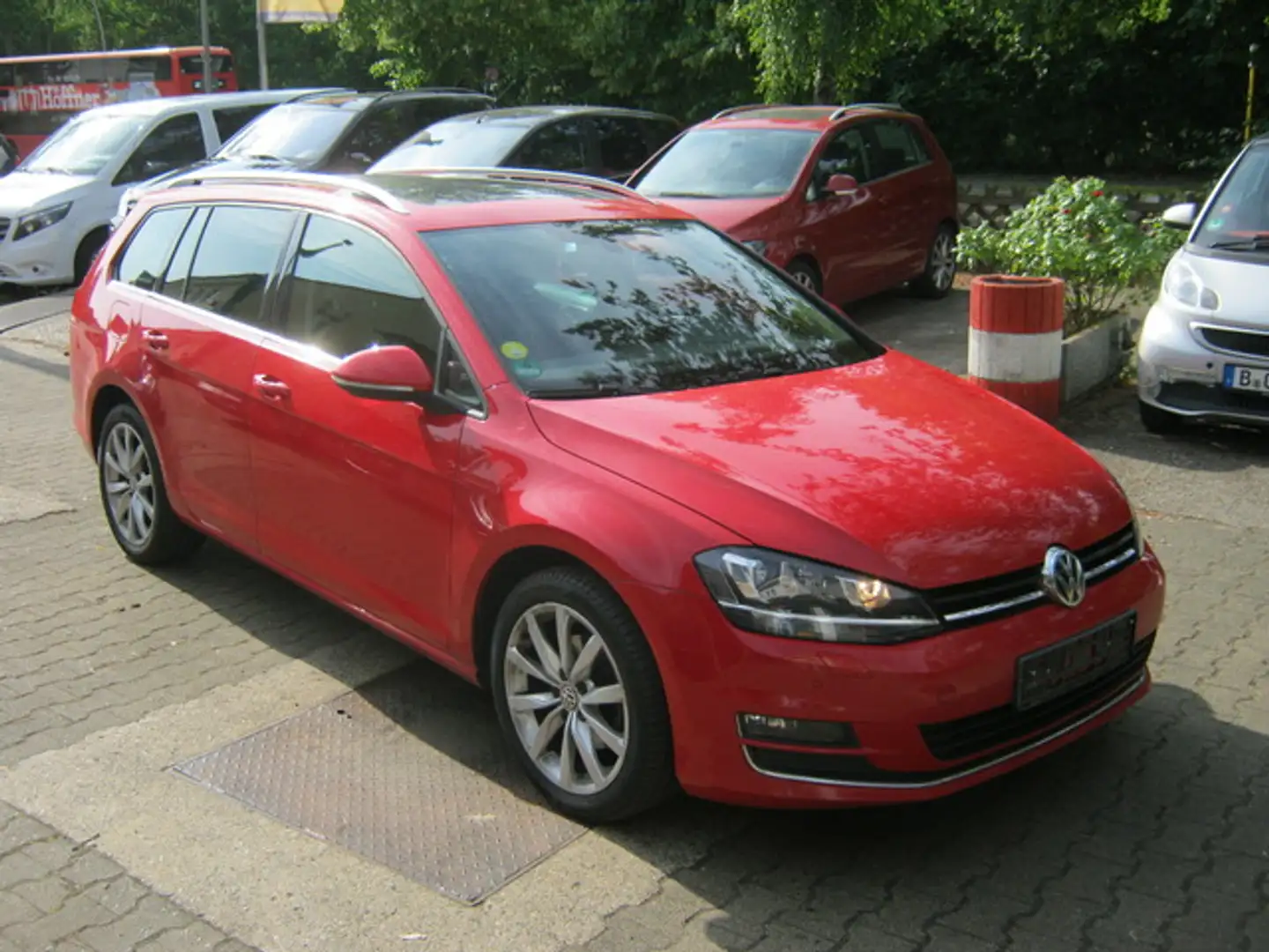 Volkswagen Golf 1.Hand Automatik/Klimaaut./PDC/Panoramadach Rot - 2