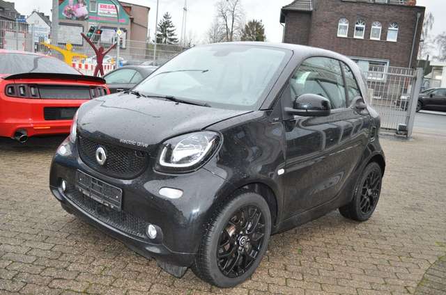 Imagine smart forTwo coupe EQ Pano Navi Prime Apple Cool