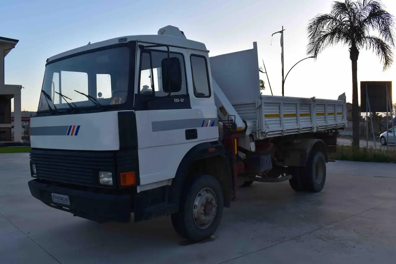 Iveco 115-17 CON CASSONE RIBALTABILE E GRU, foto 3