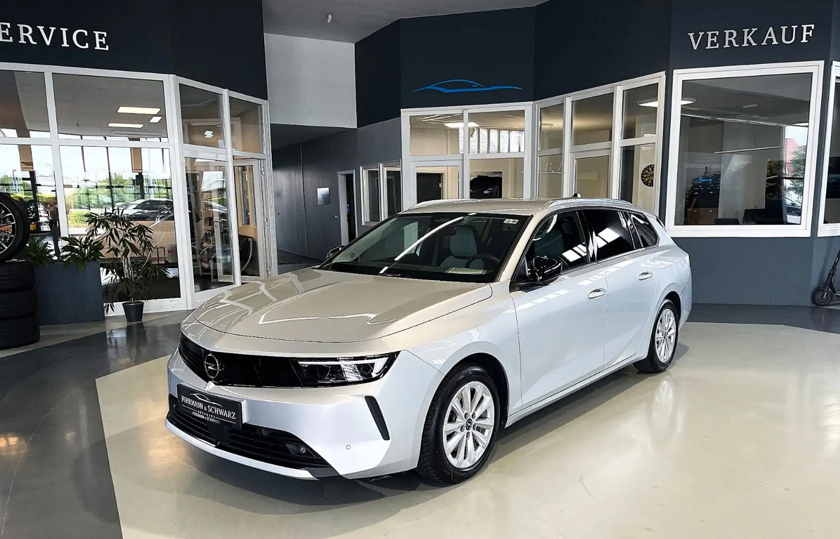 Opel Astra Sports Tourer 1.5 D Aut Elegance AHK+Rfkam Silber - 1