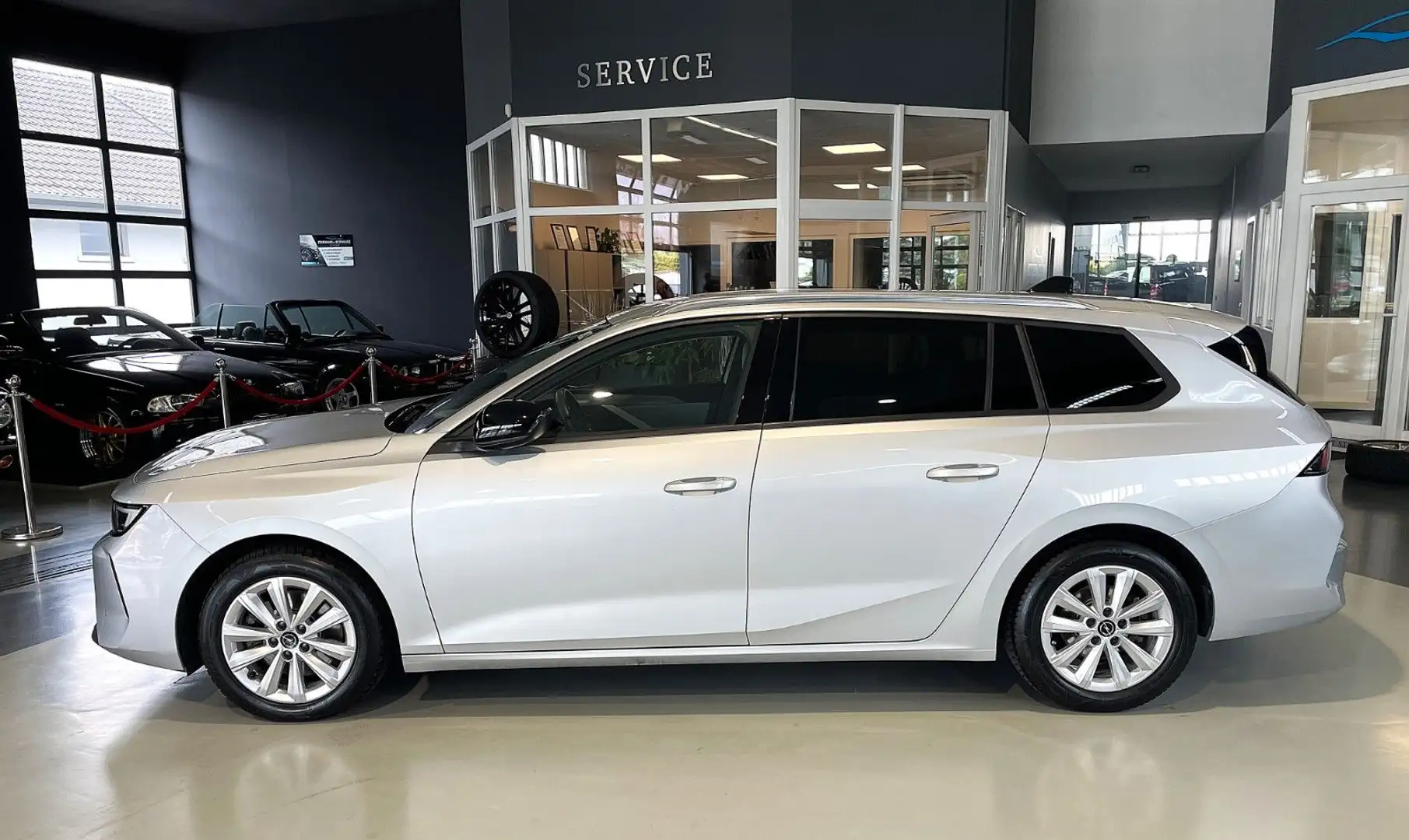 Opel Astra Sports Tourer 1.5 D Aut Elegance AHK+Rfkam Silber - 2