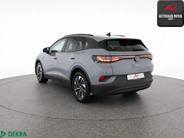 Volkswagen ID.4 view 3