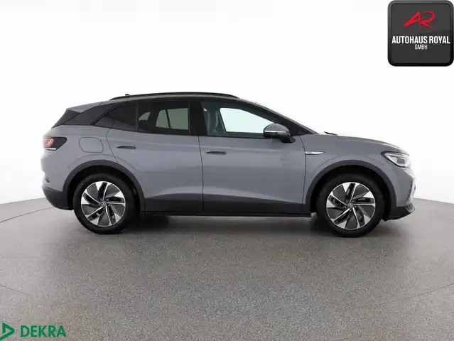 Volkswagen ID.4 view 6