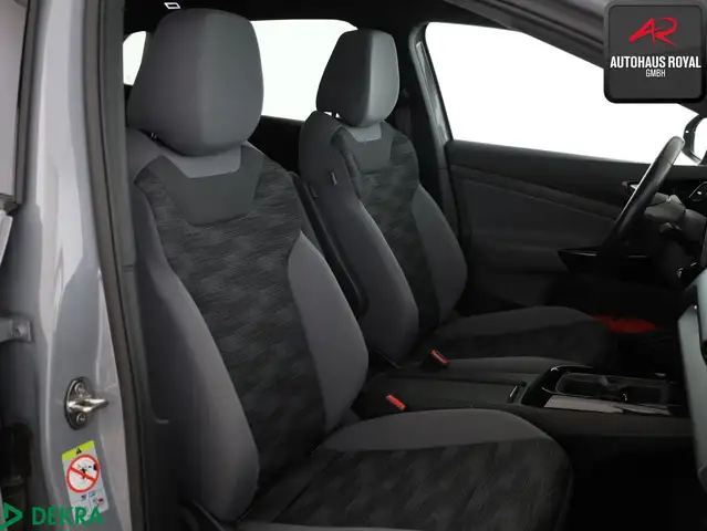 Volkswagen ID.4 view 11