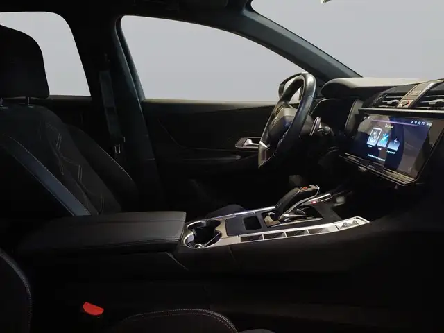 DS Automobiles DS 7 view 12