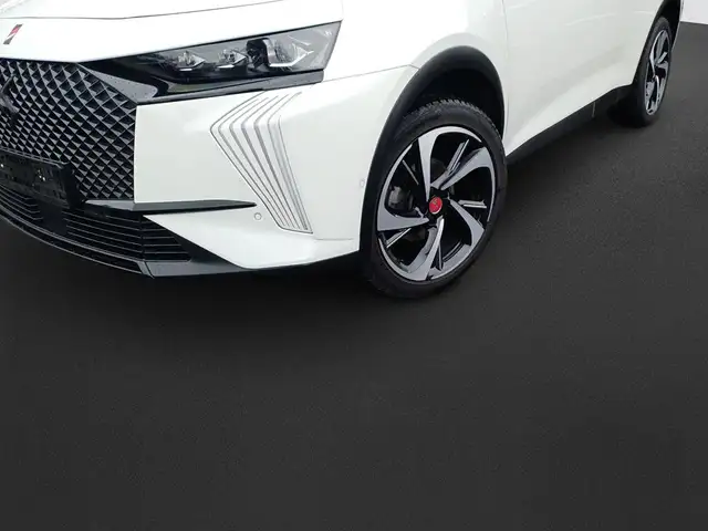 DS Automobiles DS 7 view 10
