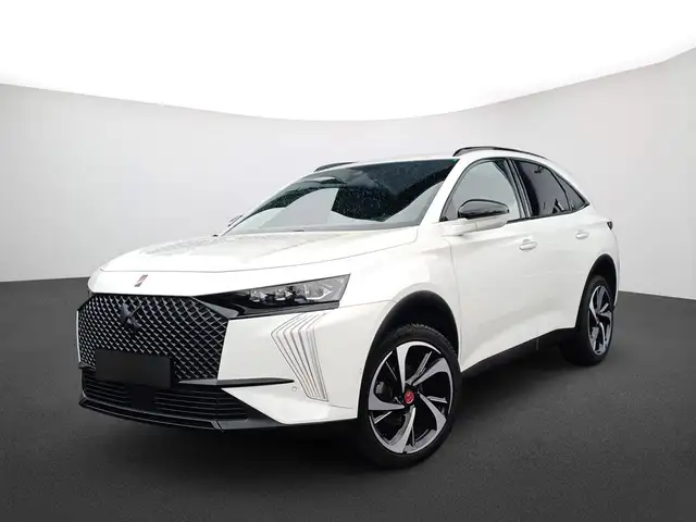 DS Automobiles DS 7 view 2