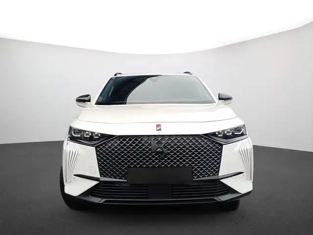 DS Automobiles DS 7 view 3