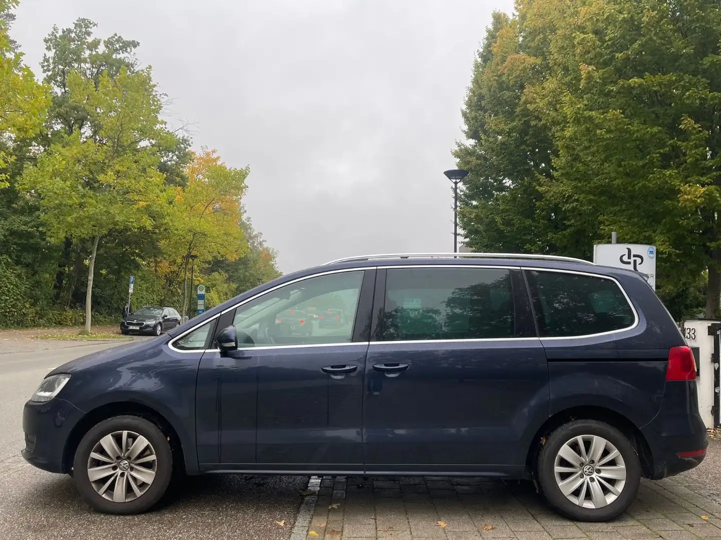 Volkswagen Sharan Comfortline BMT Blau - 2