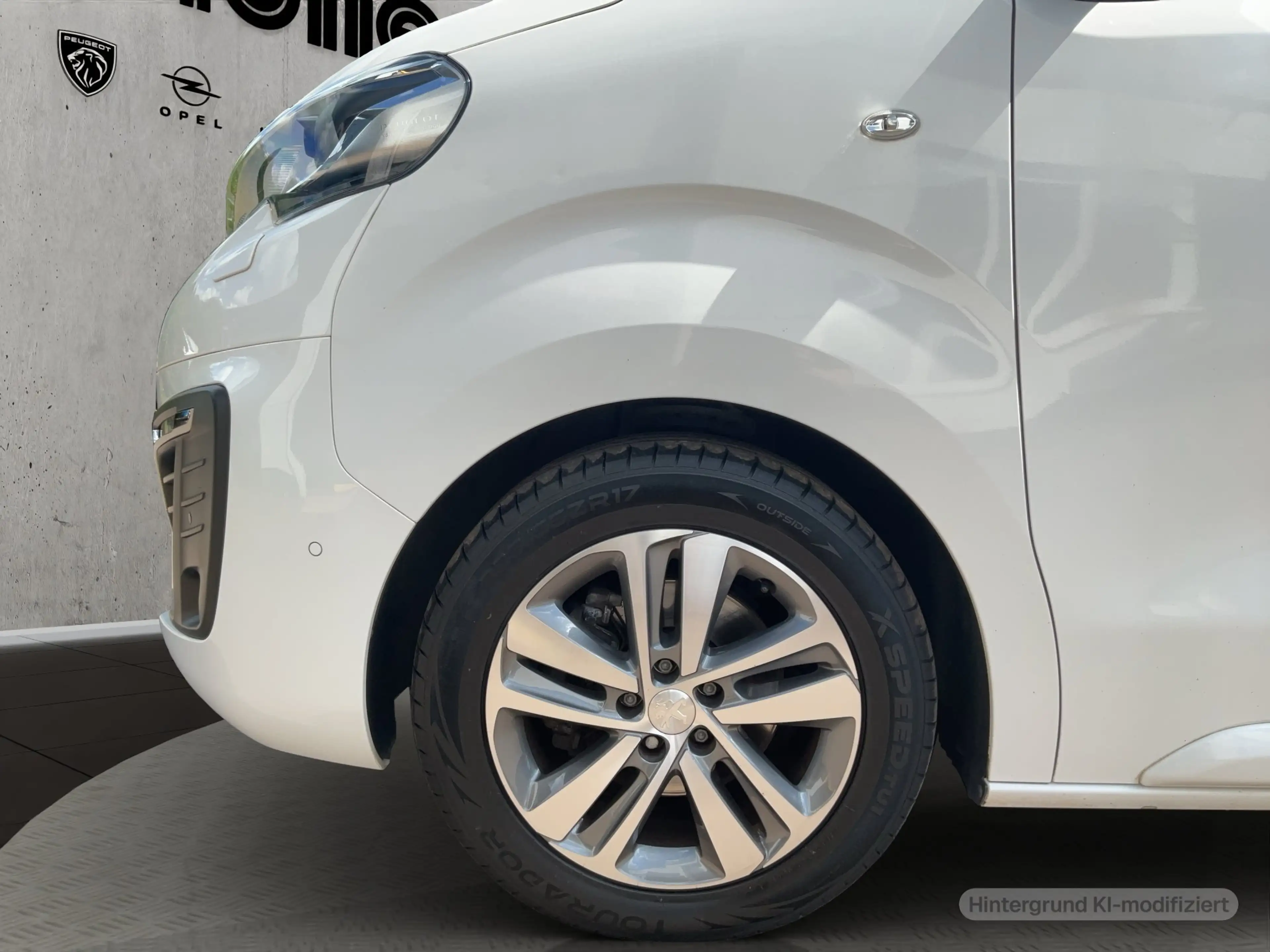 Peugeot Traveller VIP L3 — photo 7