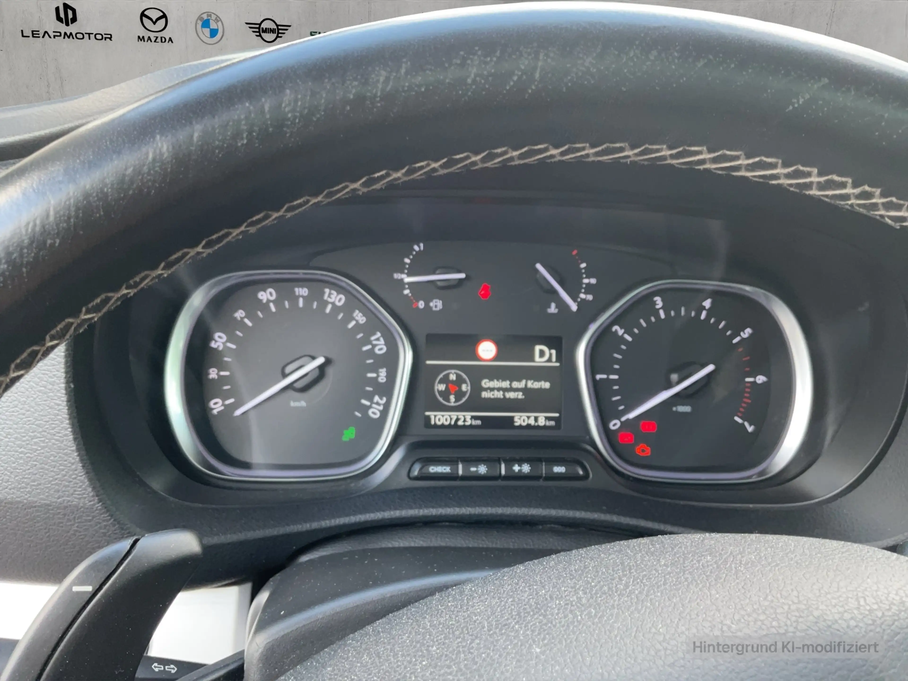 Peugeot Traveller VIP L3 — photo 11