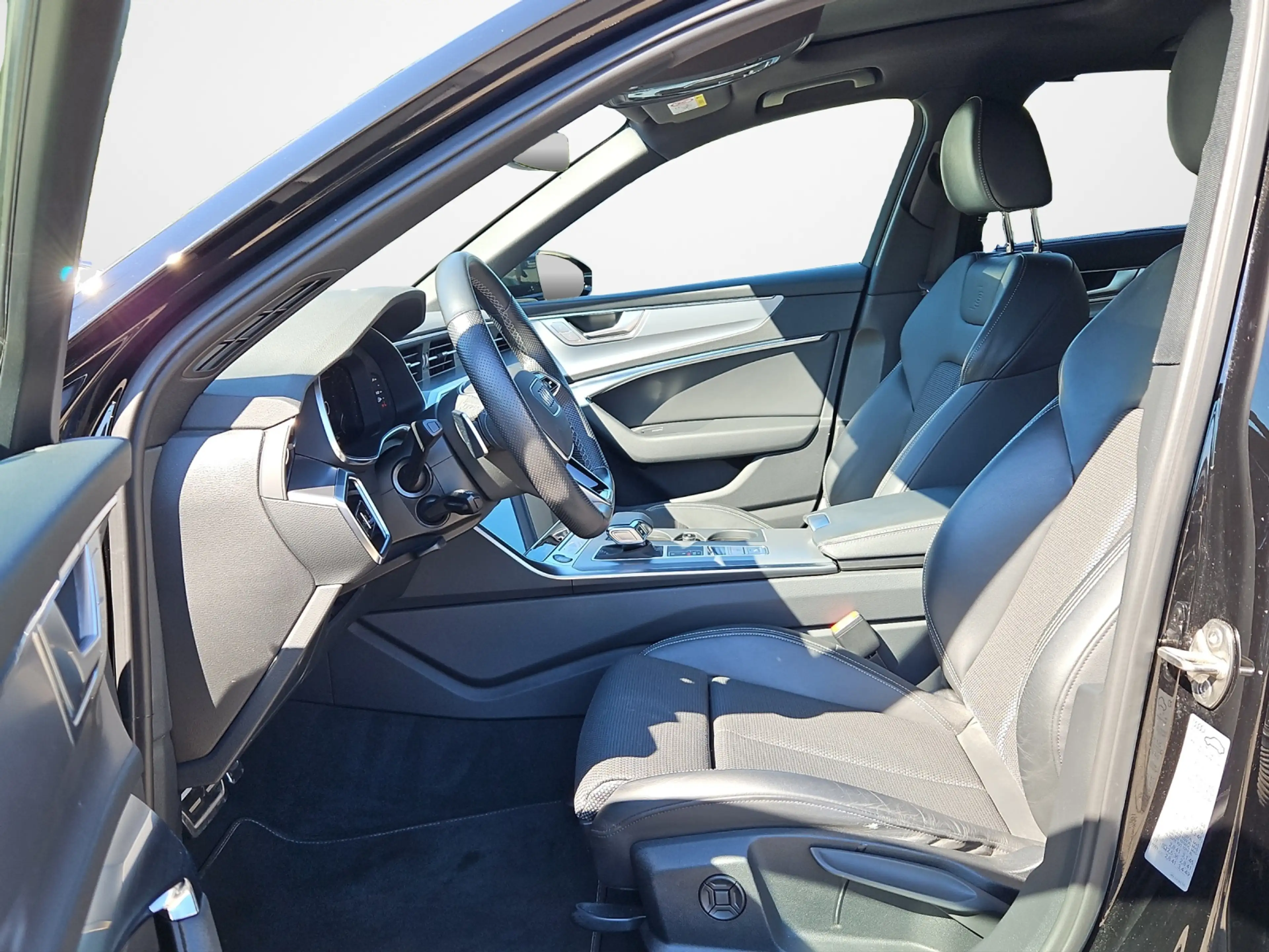 Audi A6 Limousine 50 TFSI e S tronic S-line NaviPlus LE... — photo 7