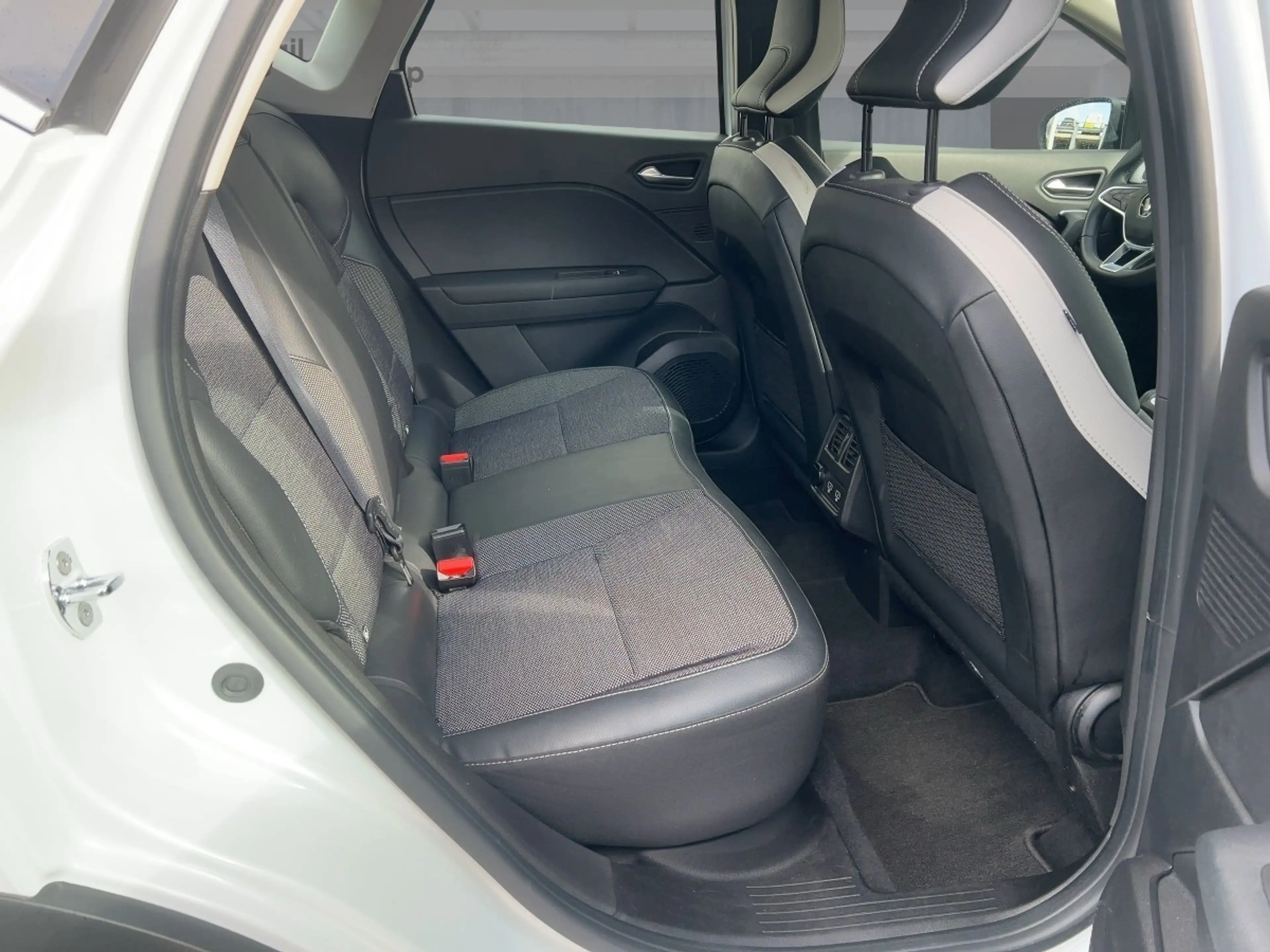 Renault Captur 1.0 TCE 90 INTENS — photo 9