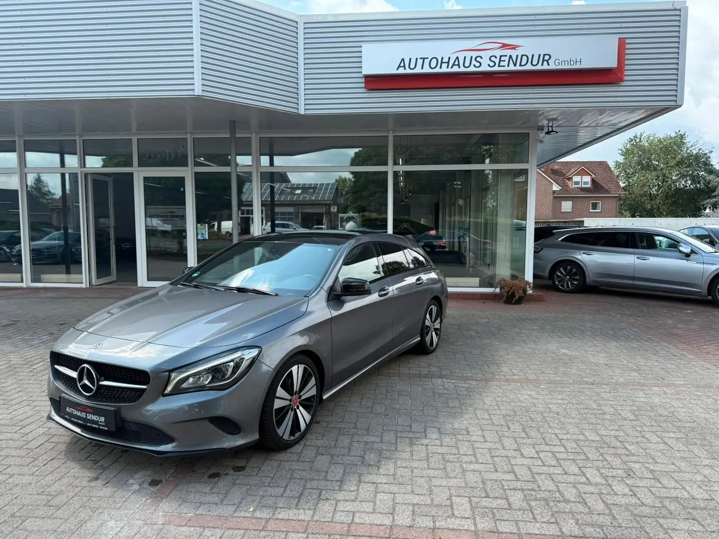 Mercedes-Benz CLA 220 *PANORAMA*NAVI*LEDER*TOP Grau - 1