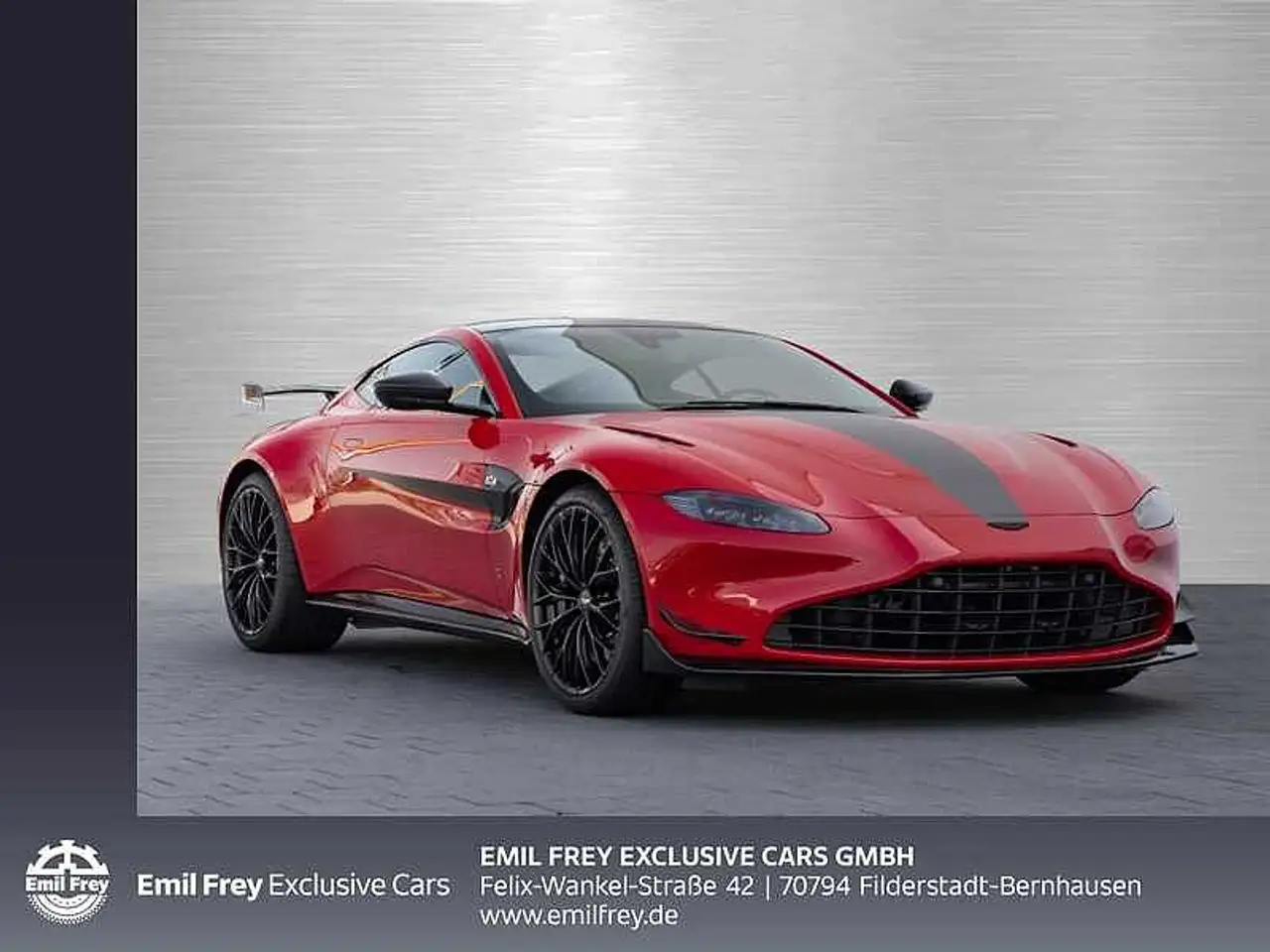 Aston Martin V8