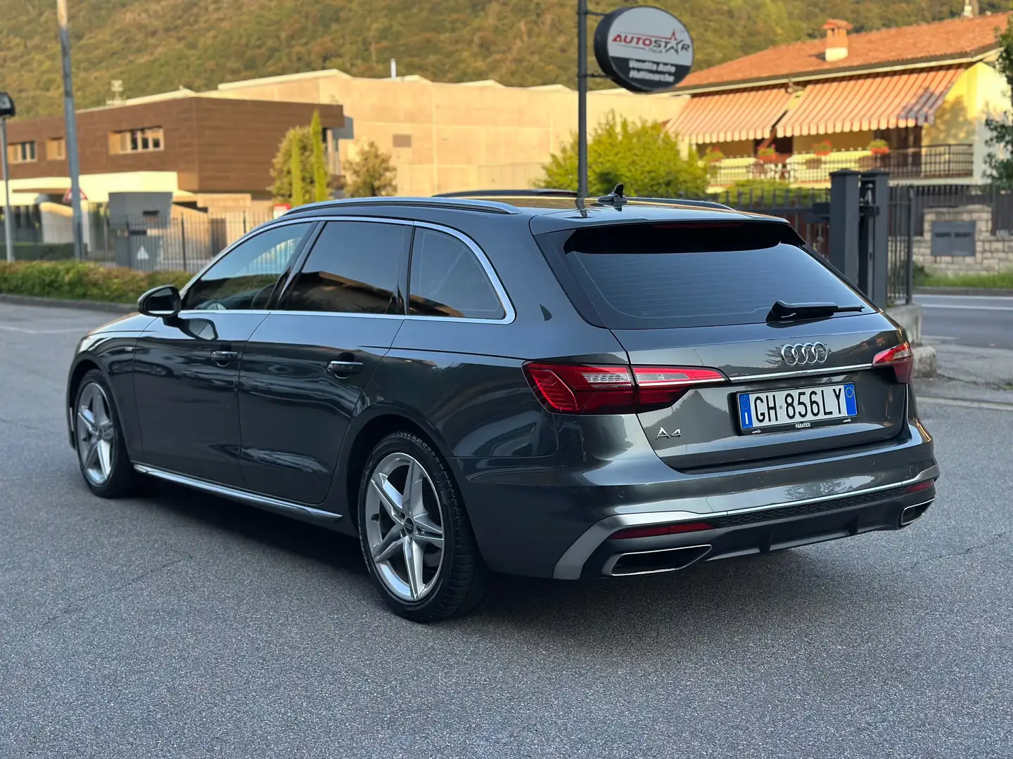 Audi A4 40 2.0 tdi mhev S line edition 204cv s-tronic Grigio - 2