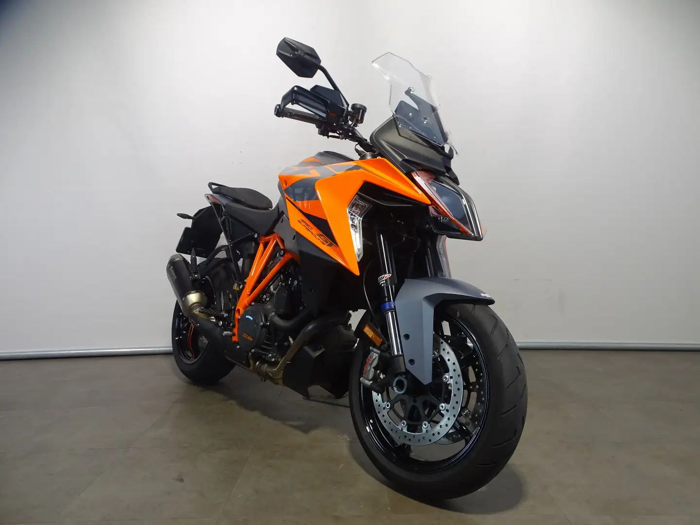 KTM 1290 Super Duke GT Naranja - 2