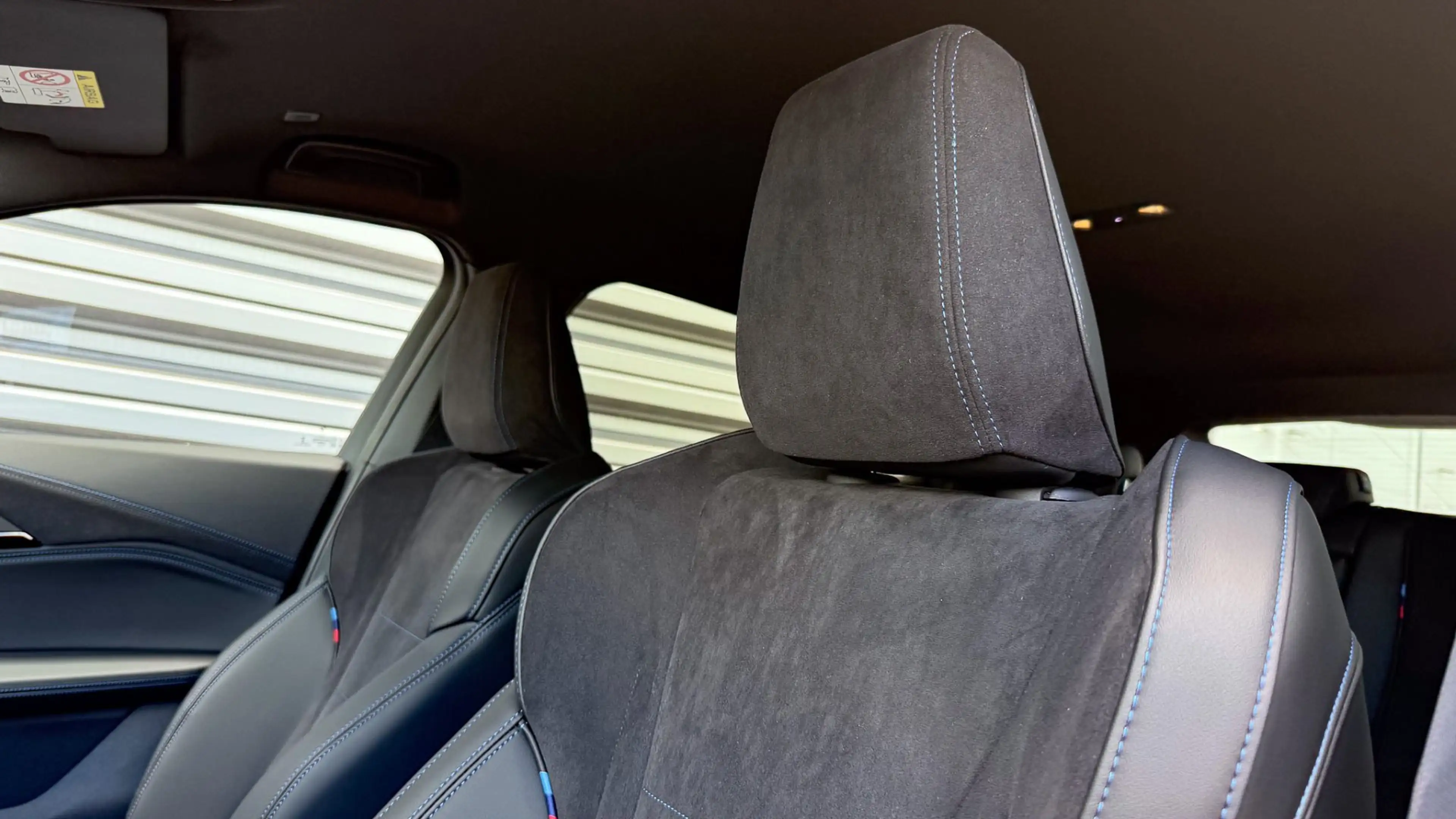 BMW iX2 eDrive20 — photo 14