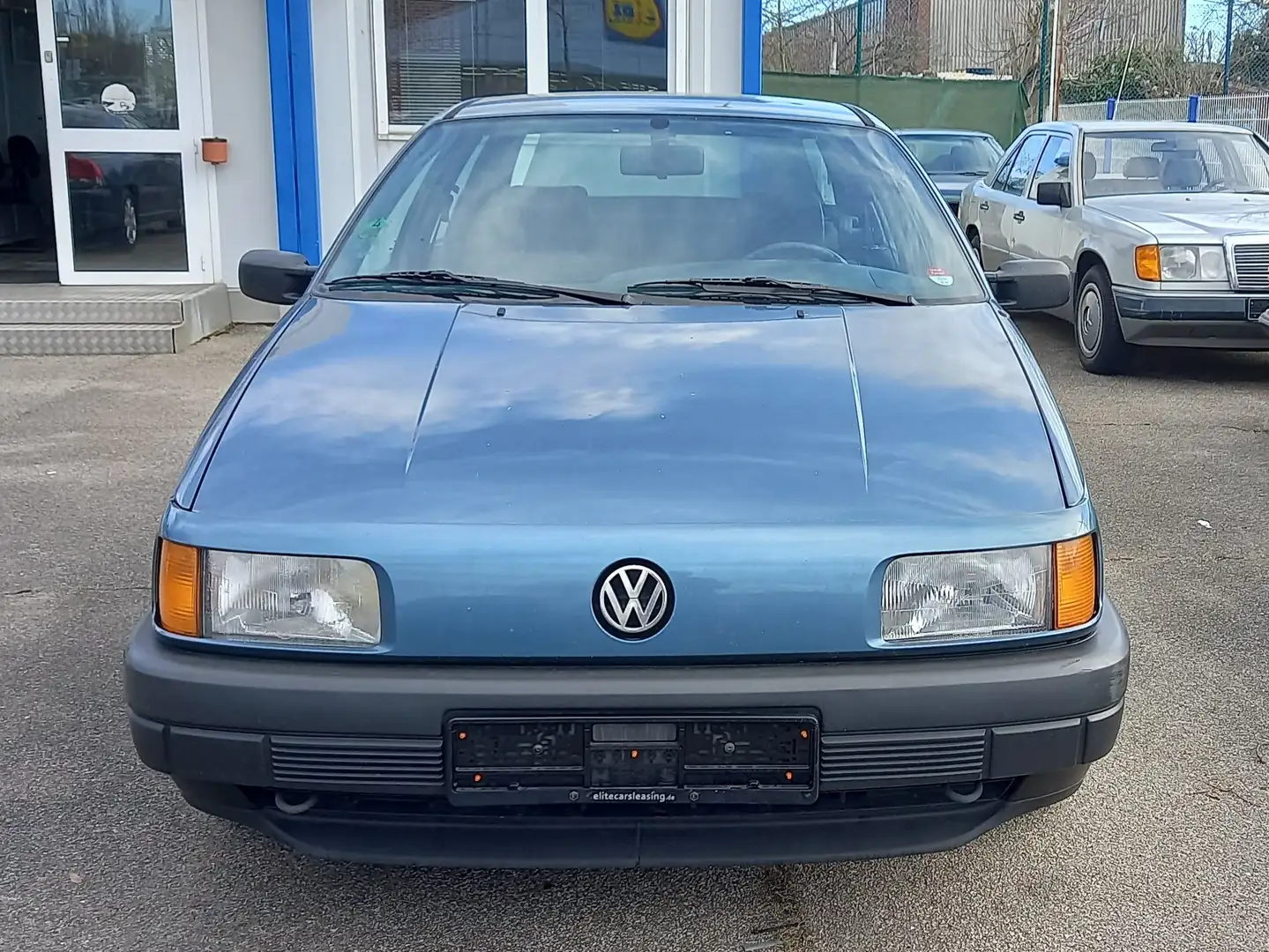 Volkswagen Passat 1.8 CL TÜV NEU Verde - 1