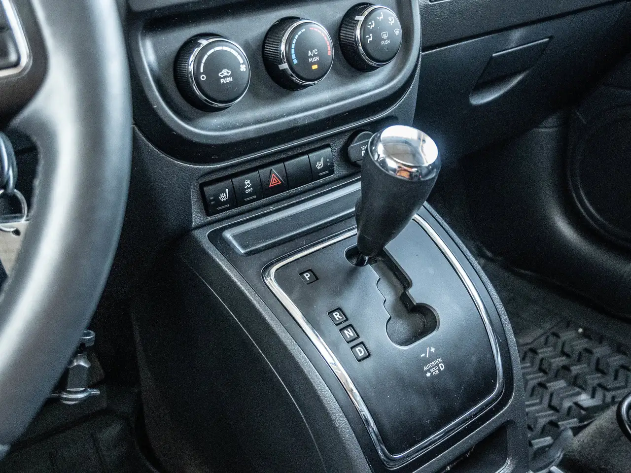 Jeep Patriot photo Jeep Patriot