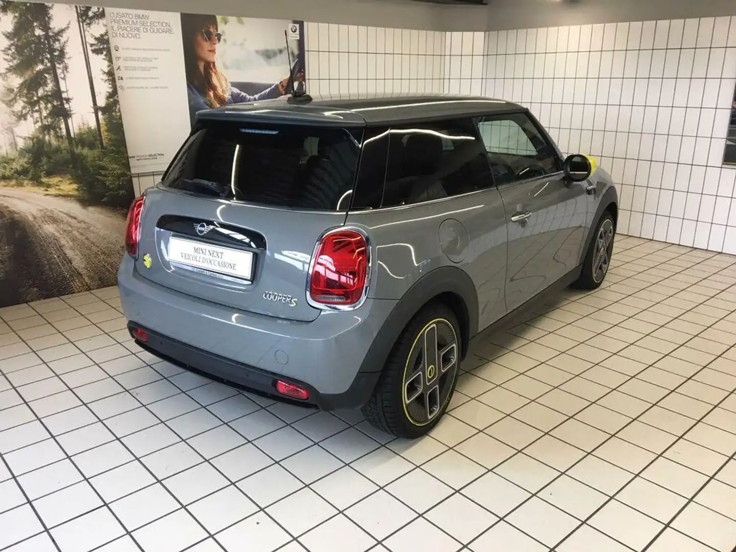 MINI Cooper SE 3p  Yours auto Grau - 2
