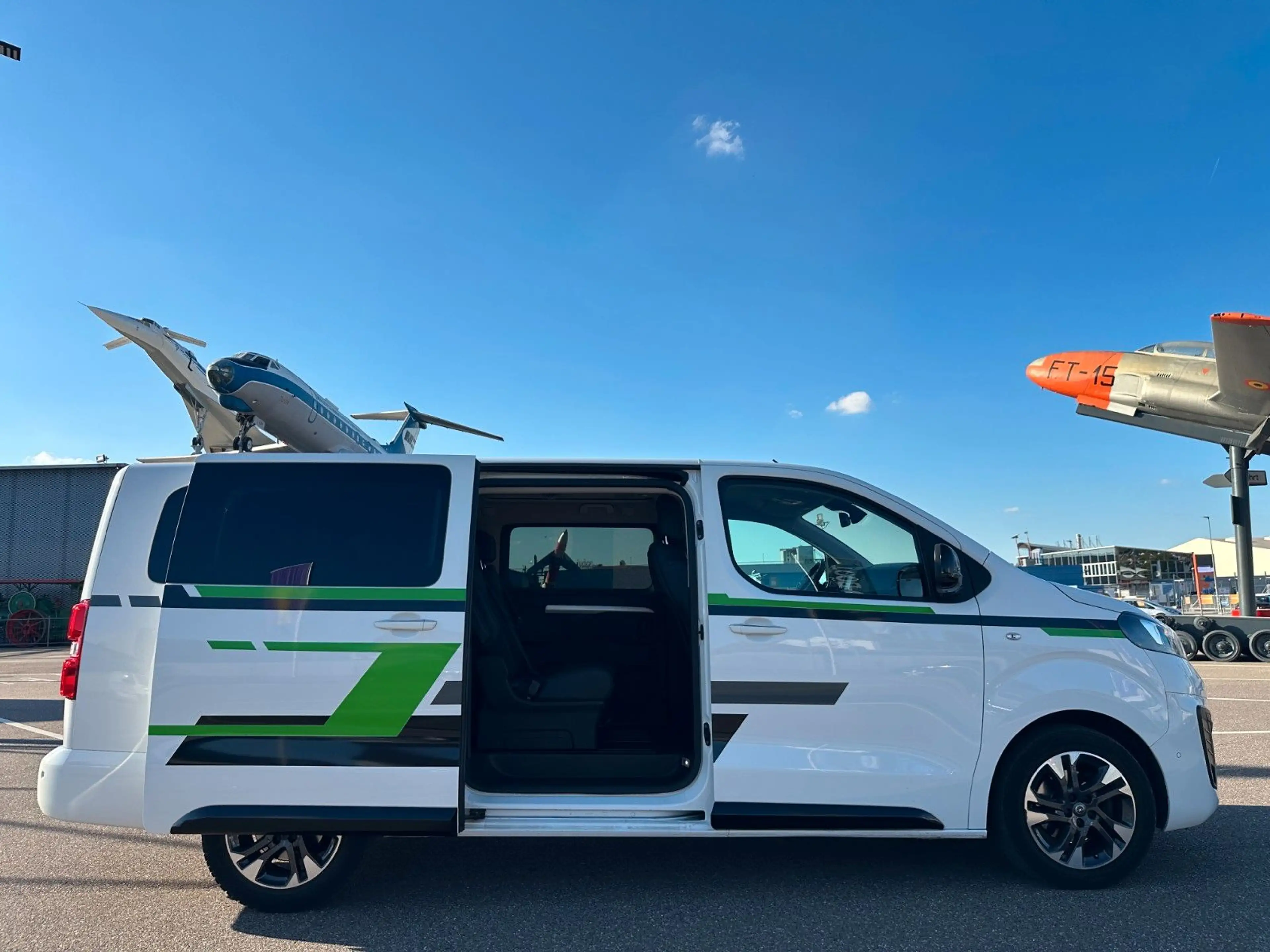 Opel Zafira Life Tourer L/LED/AHK/RFK/Head-Up Navi SH — photo 13
