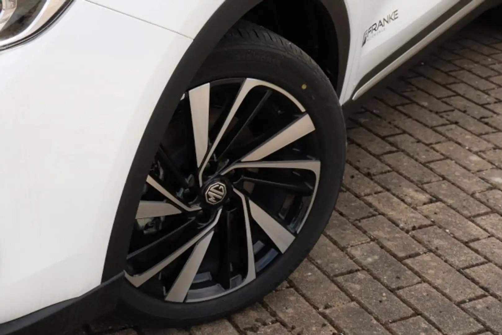 MG ZS 1.5 Hybrid+ 145 kW Luxury Navi Rückfahrkamera Fehér - 2