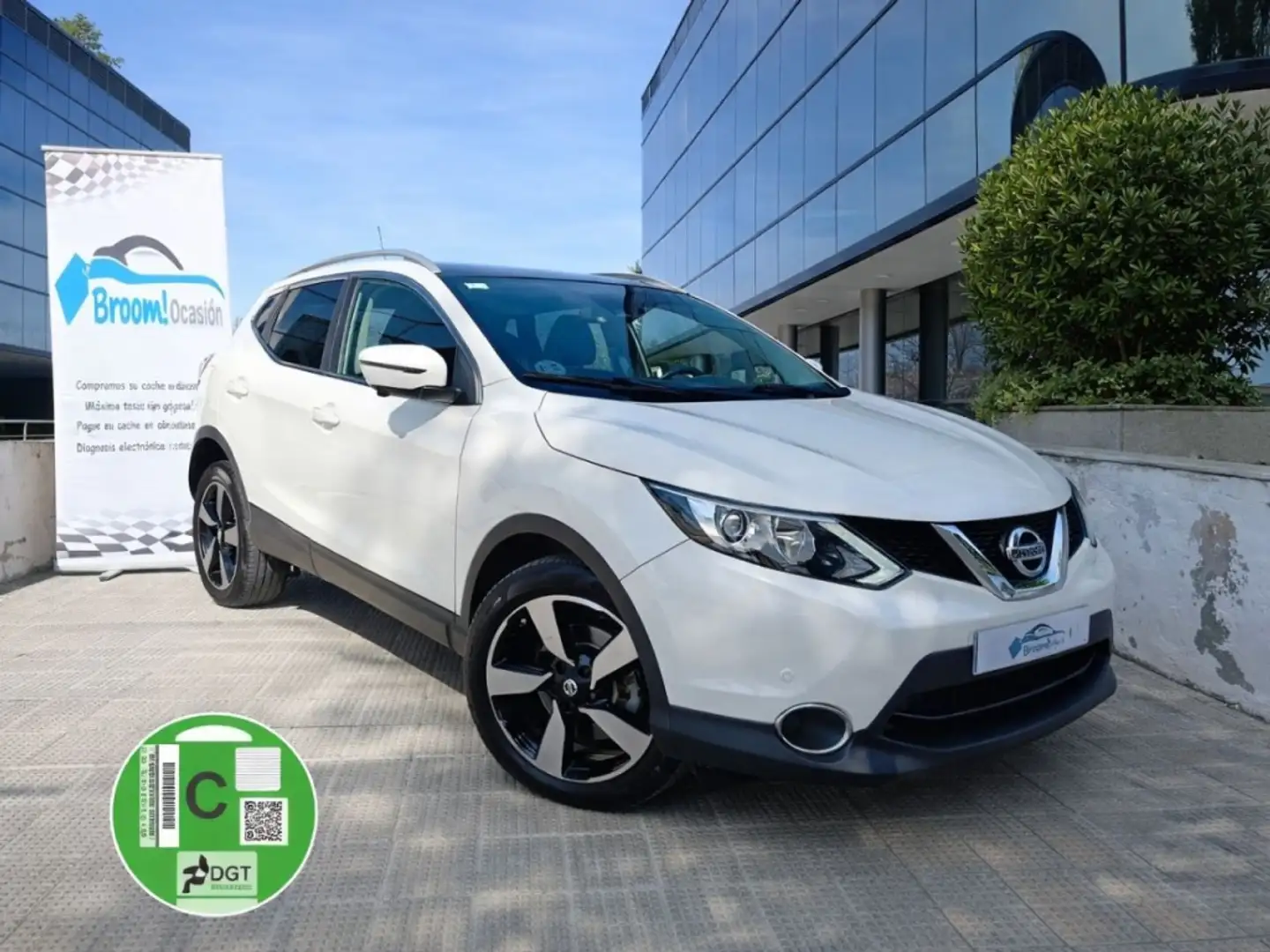 Nissan Qashqai 1.5dCi Tekna Premium 4x2 Weiß - 1