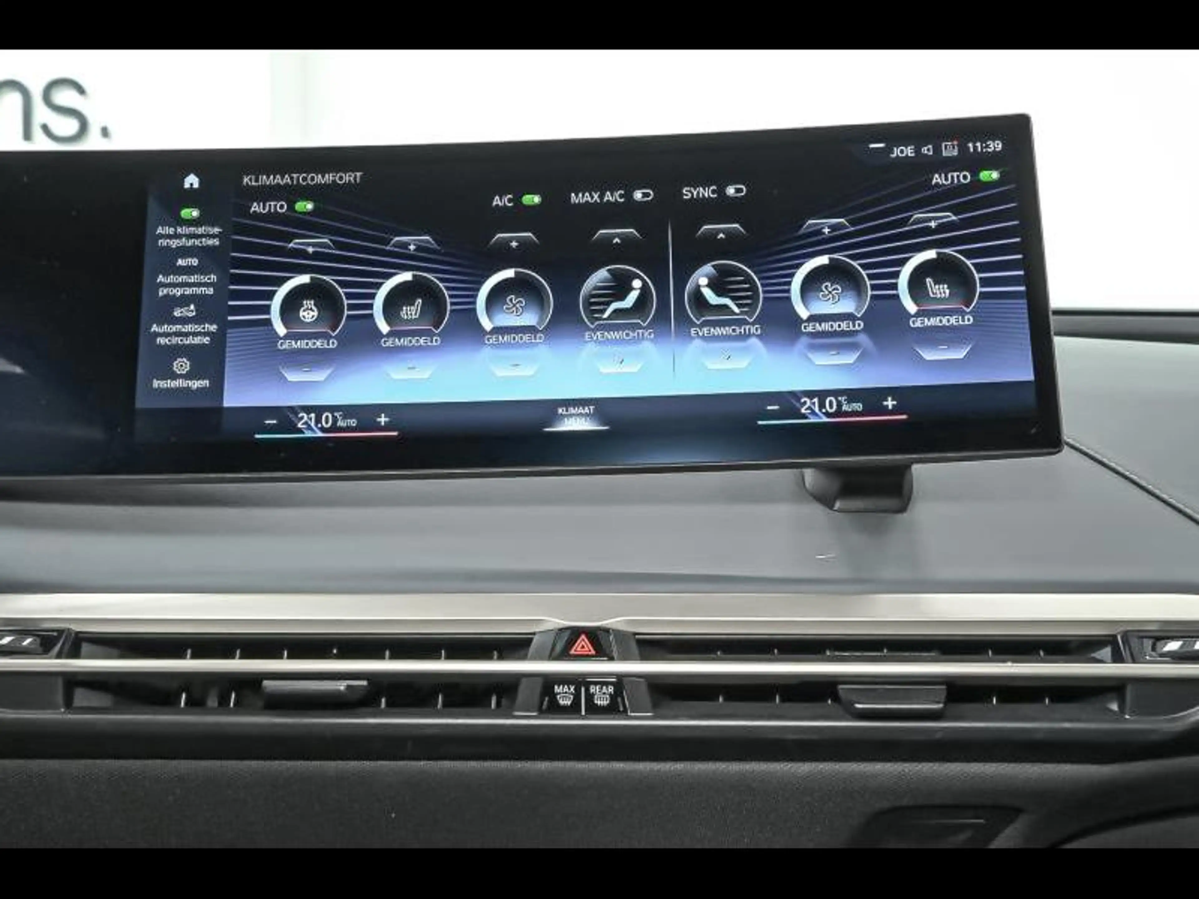 BMW iX xDrive40 - Sport — photo 12