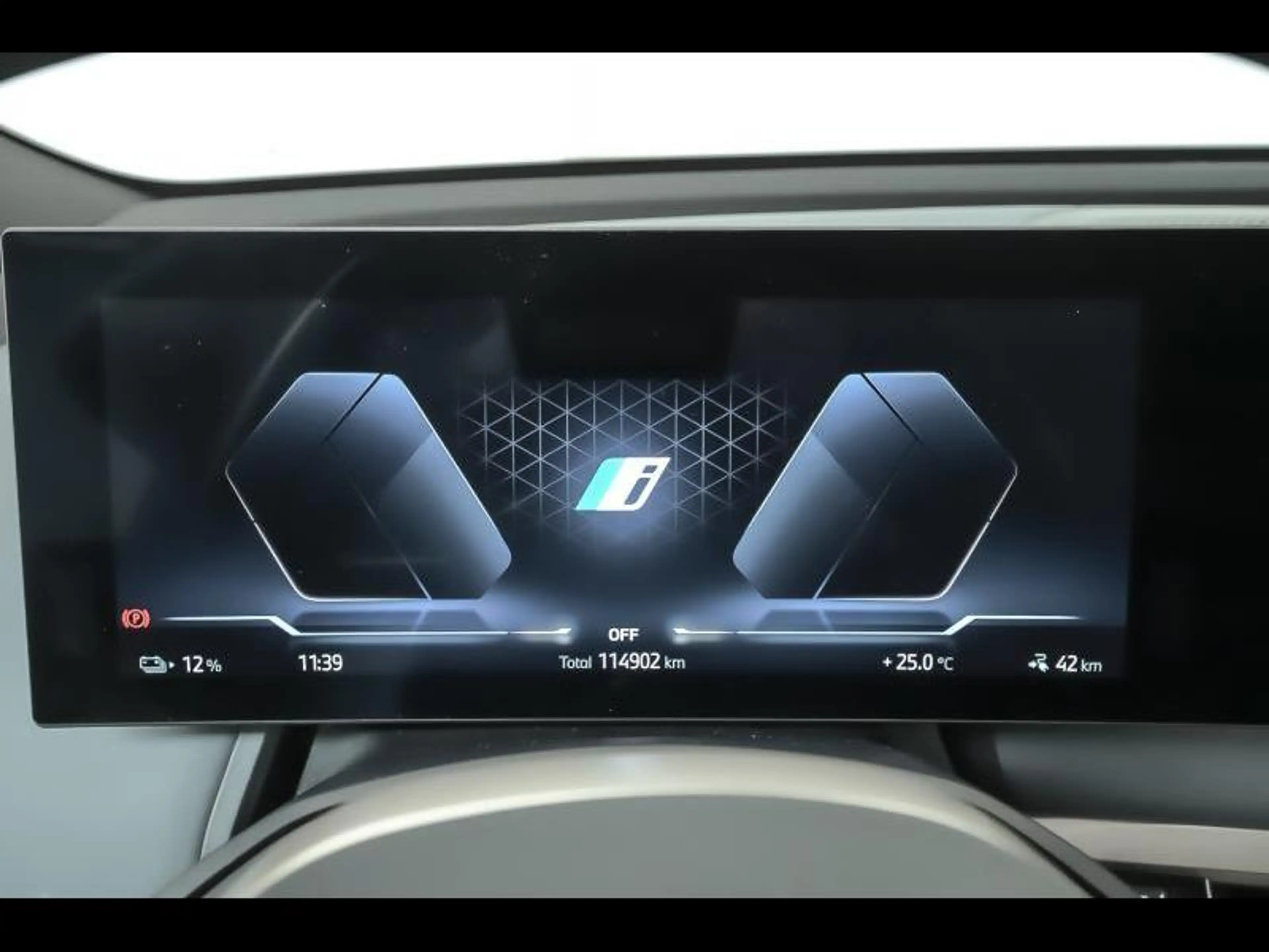 BMW iX xDrive40 - Sport — photo 10