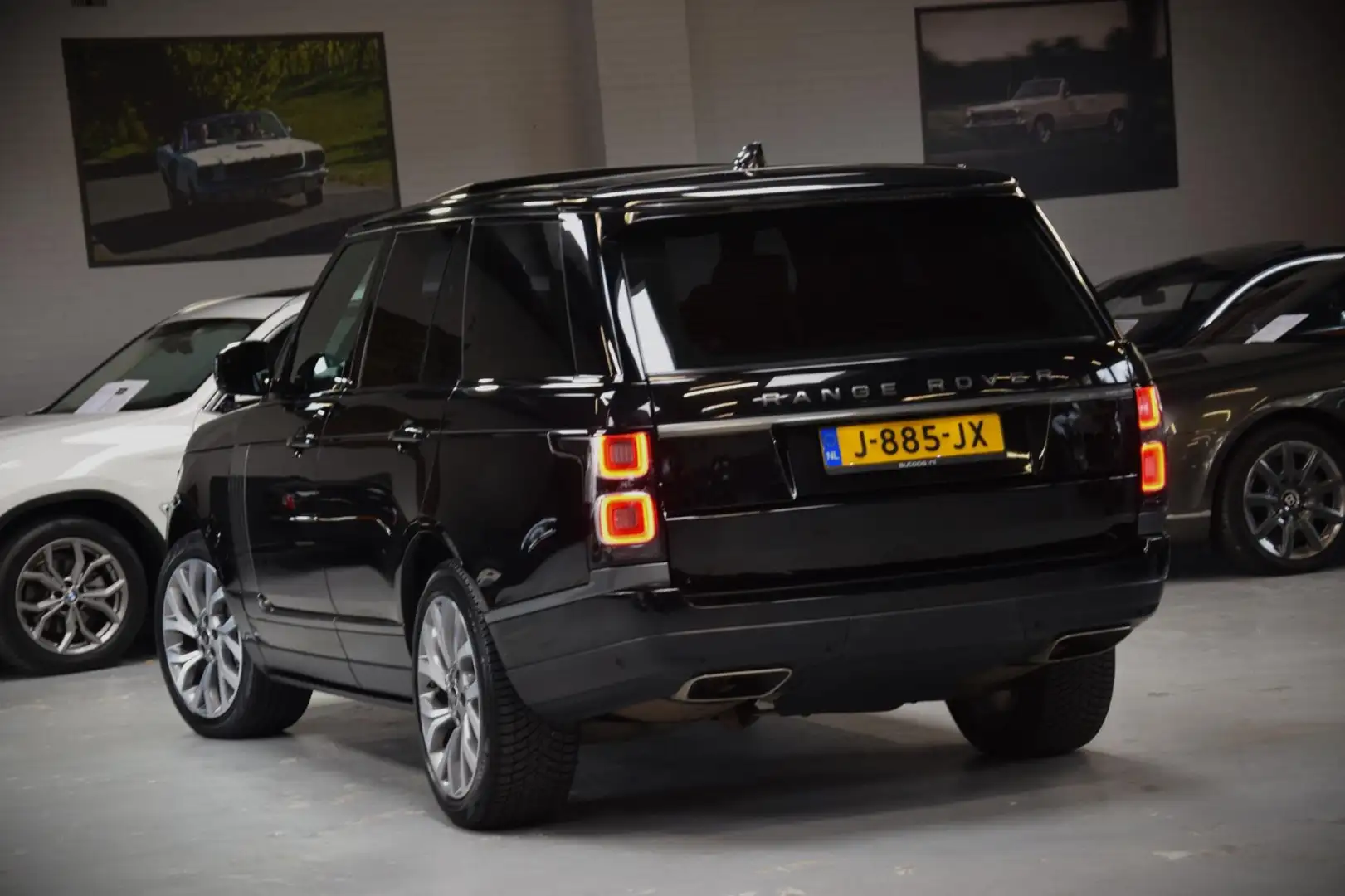 Land Rover Range Rover 2.0 P400e Vogue Navi|Panoramadak|Org.NL|Ijskast|1e Zwart - 2
