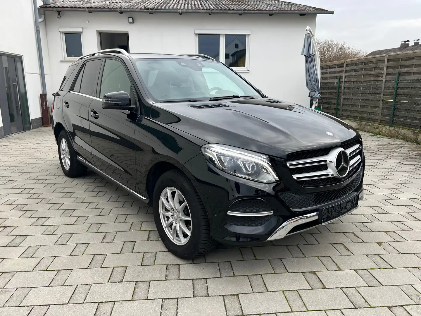 Mercedes-Benz GLE 350 GLE 350 d 4Matic AHK 360°Kamera Scheckheft MB Zwart - 2
