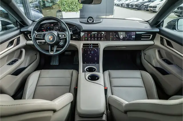 Porsche Taycan view 9