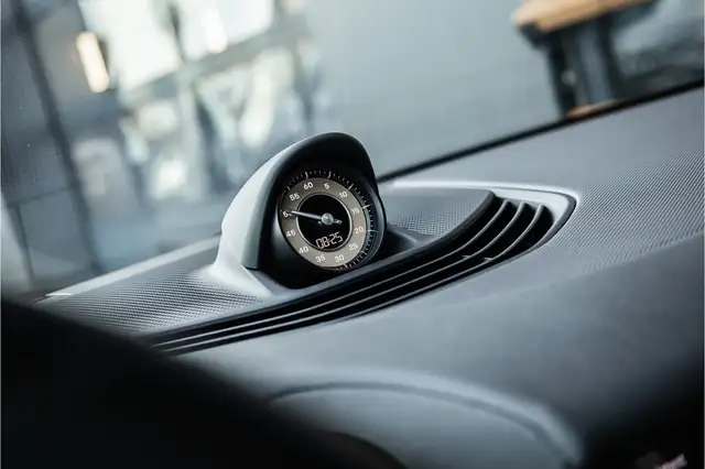Porsche Taycan view 14