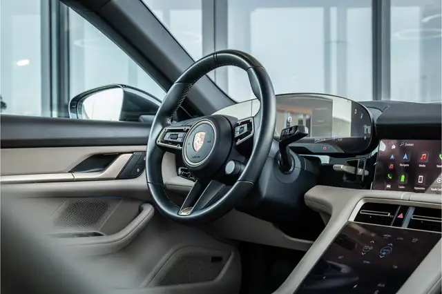 Porsche Taycan view 11