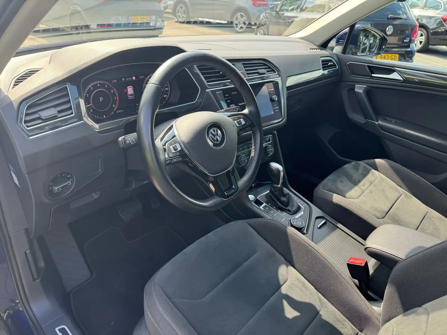 Volkswagen Tiguan 1.4 TSI 4Motion R line virtual cockpit, trekhaak, Blauw - 2