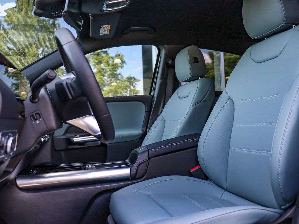 Mercedes-Benz EQA