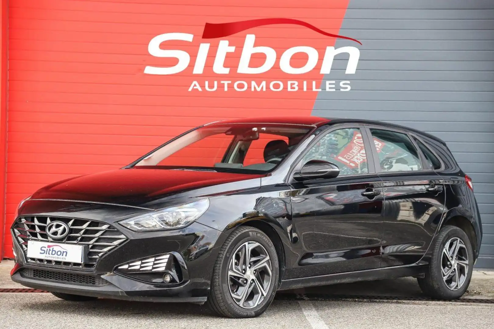Hyundai i30 1.6 CRDi 115 CV Negru - 1