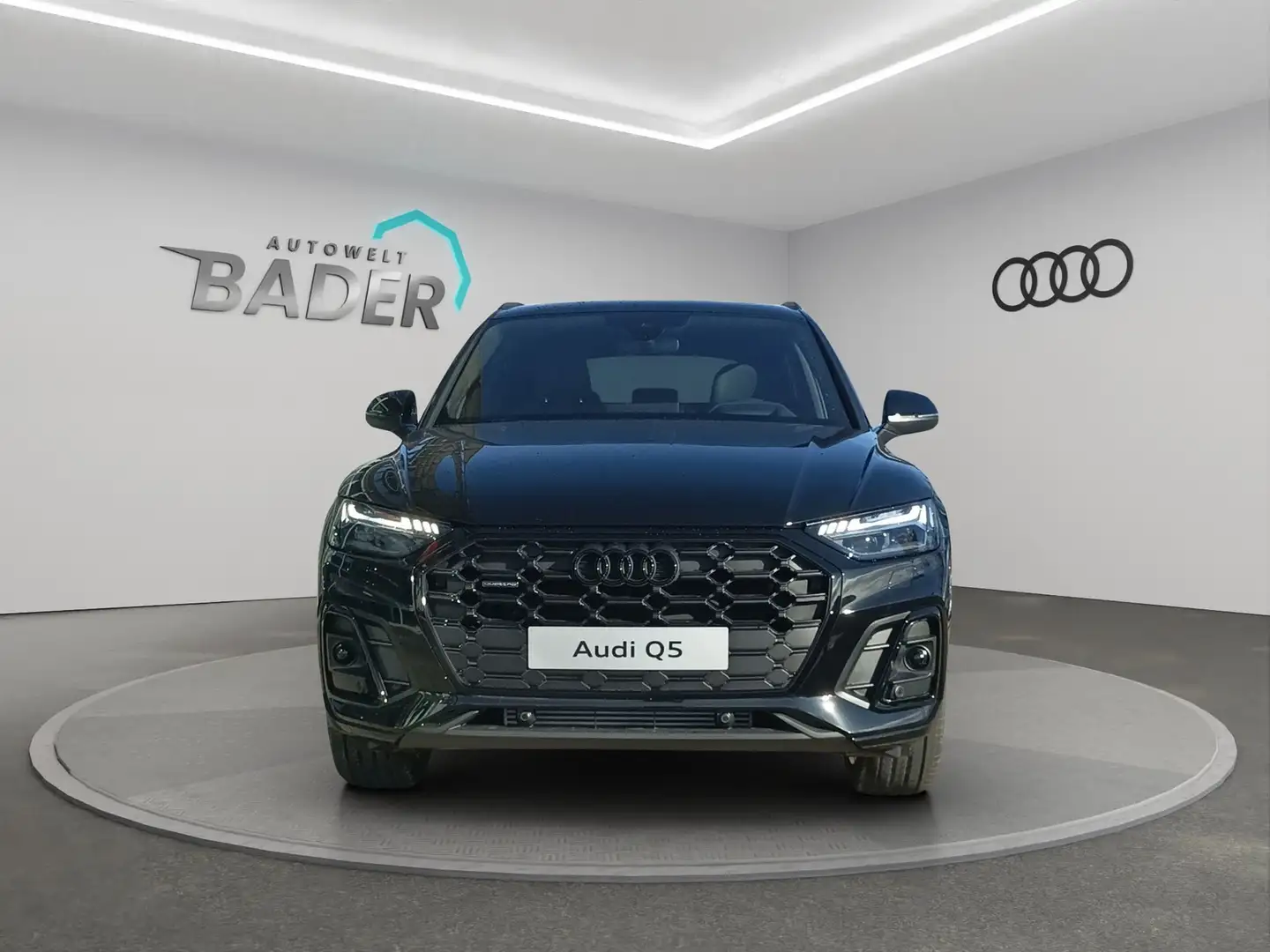 Audi Q5 S line 45 TFSI quattro 195(265) Schwarz - 2