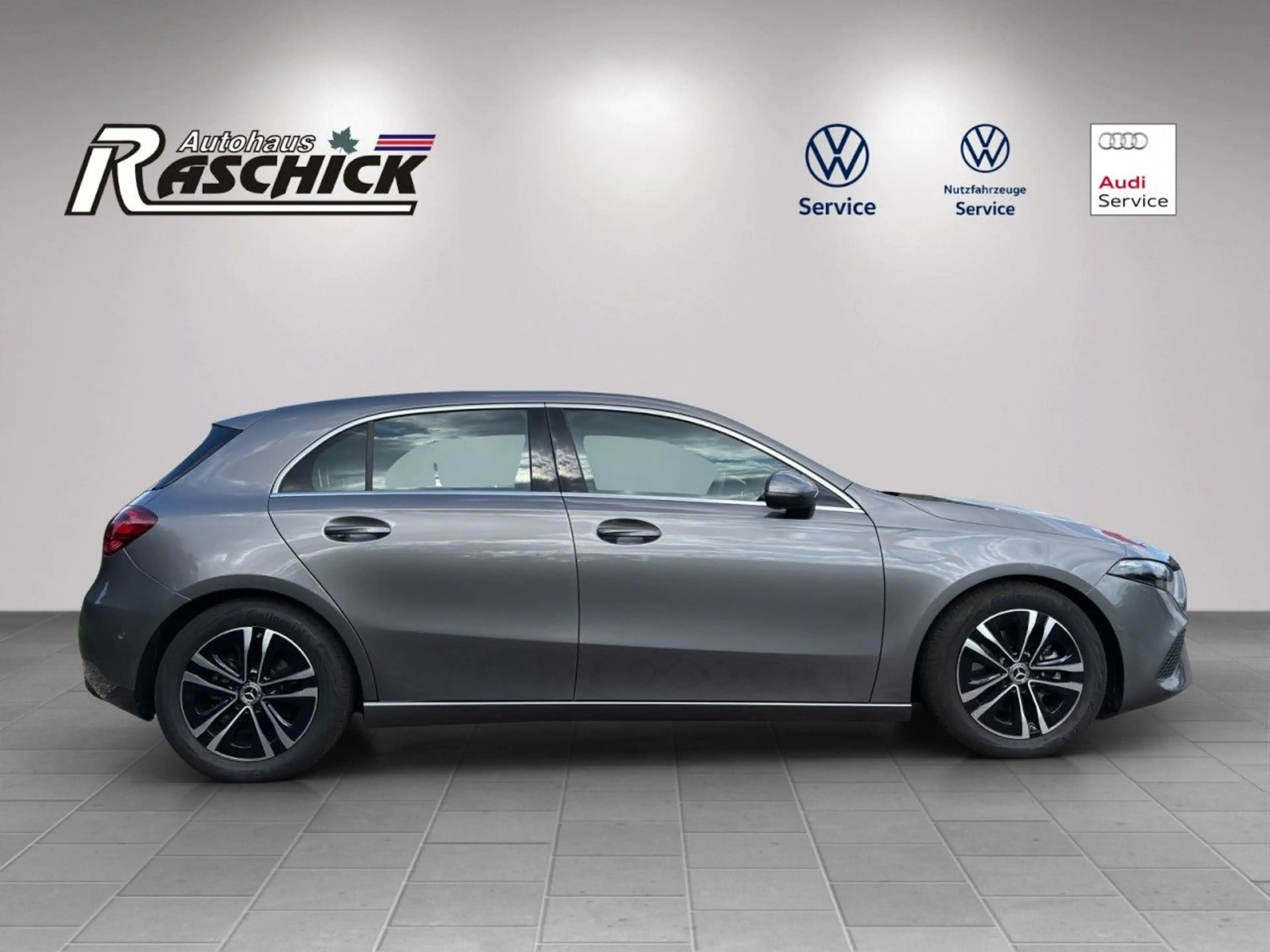 Mercedes-Benz A 180 A Klasse  Progressive — photo 5