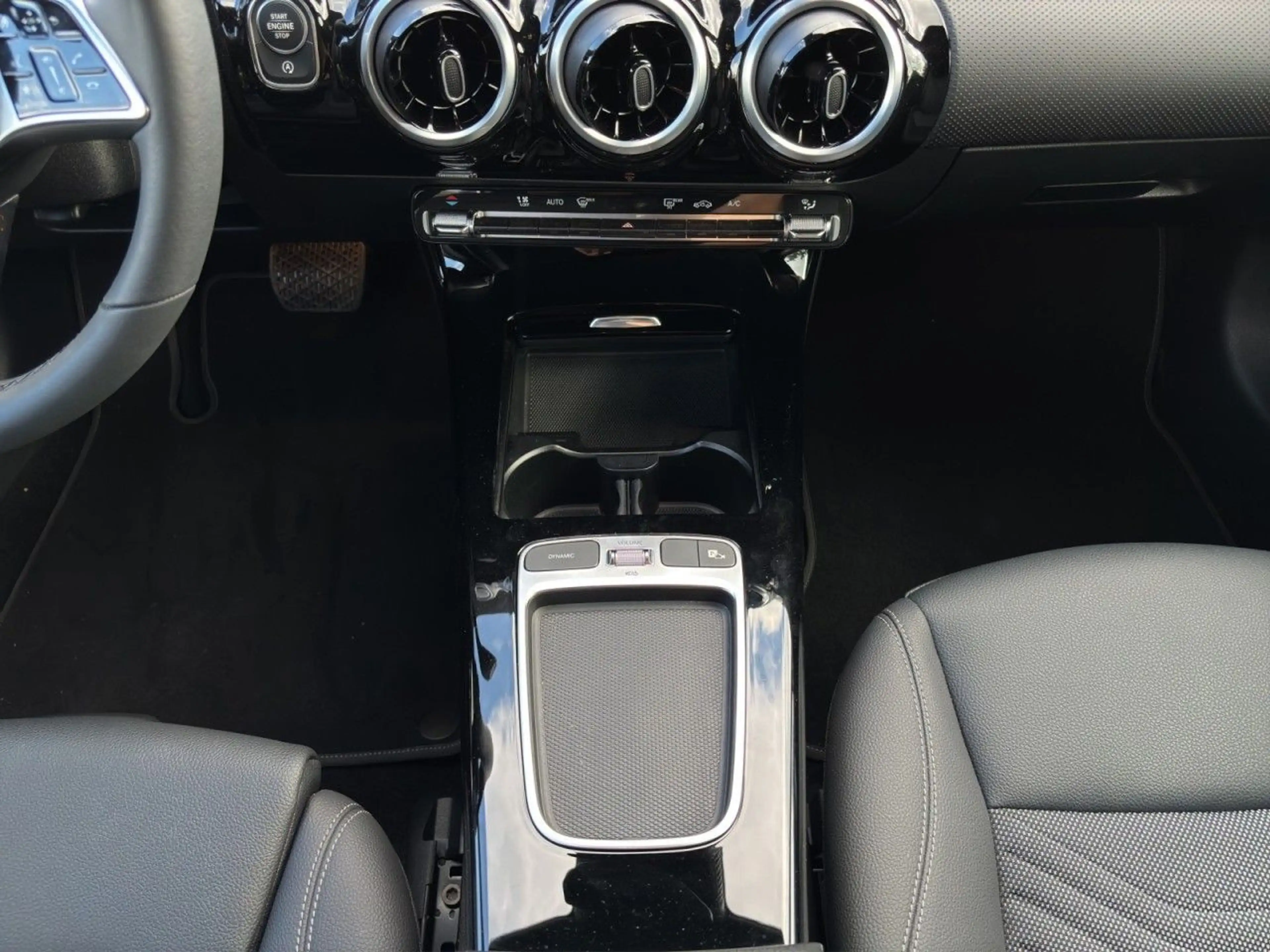 Mercedes-Benz A 180 A Klasse  Progressive — photo 13