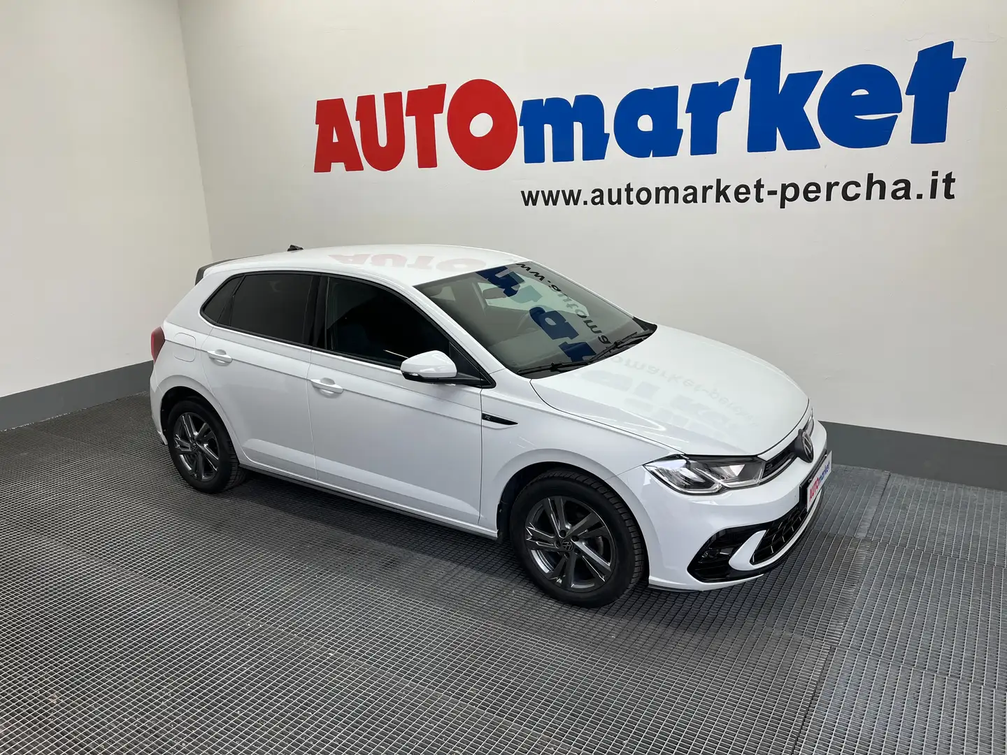 Volkswagen Polo Polo VI 2022 1.0 tsi R-Line 95cv Weiß - 2