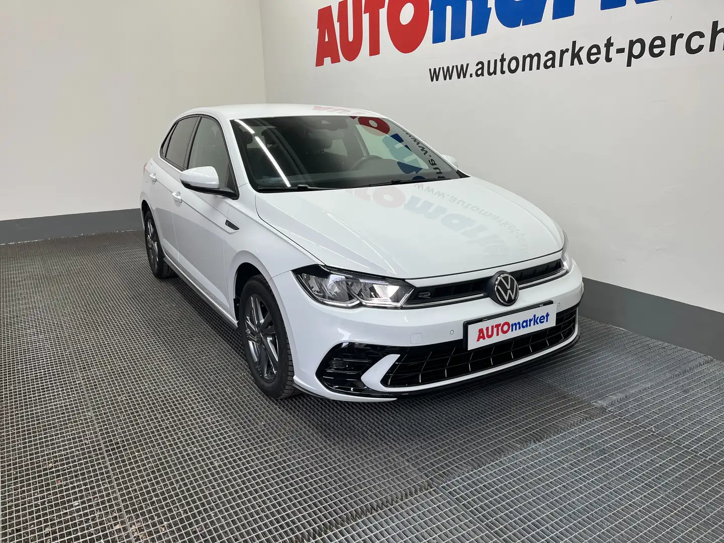 Volkswagen Polo Polo VI 2022 1.0 tsi R-Line 95cv Weiß - 1