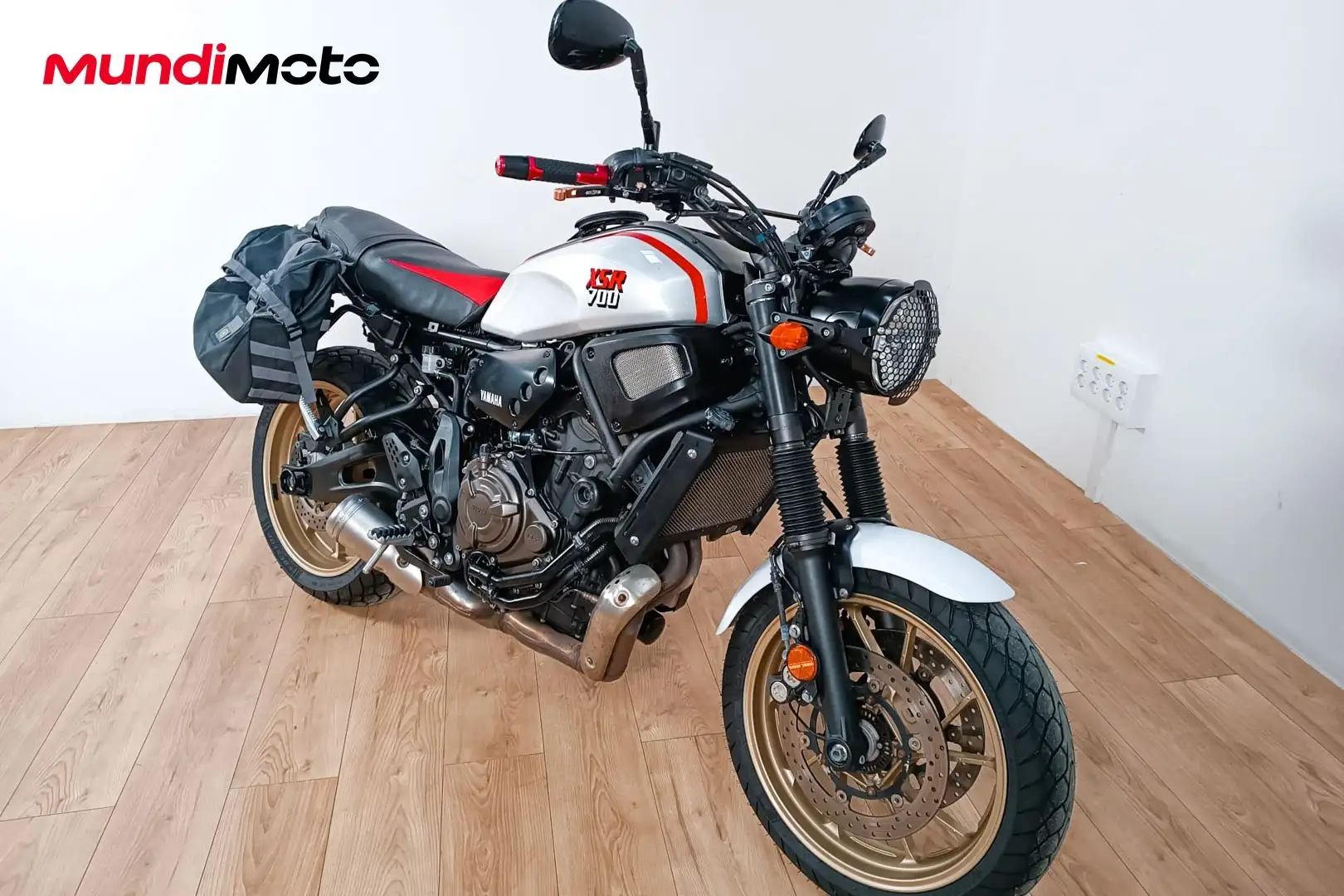 Yamaha XSR 700 - 2
