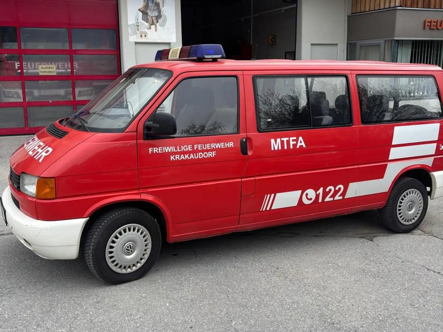 Volkswagen T4 Kombi Combi 3-3-3 lg. CL Syncro 2,5 TDI Rot - 2