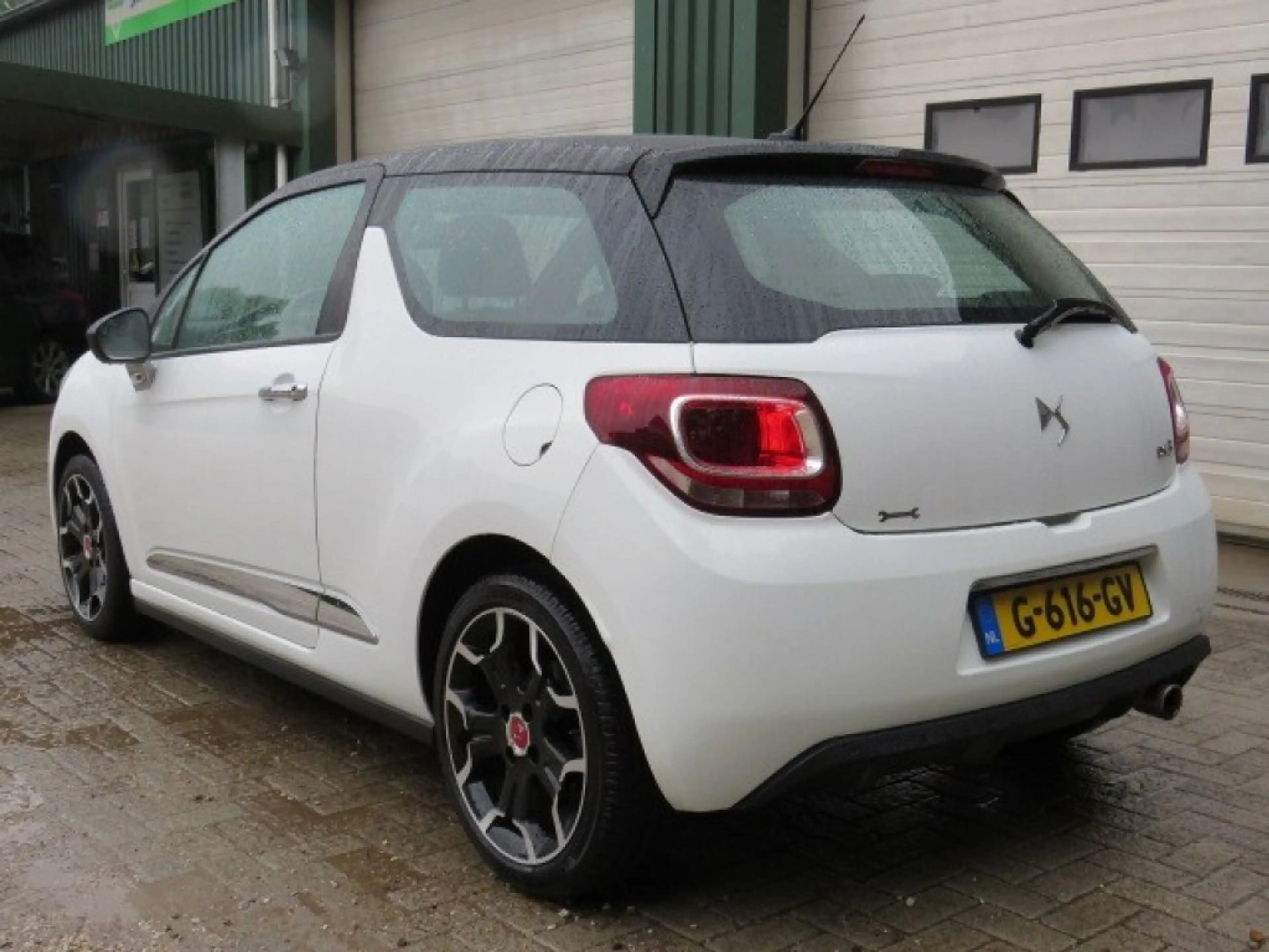 Citroen DS3 1.2 PURETECH SO CHIC — photo 4